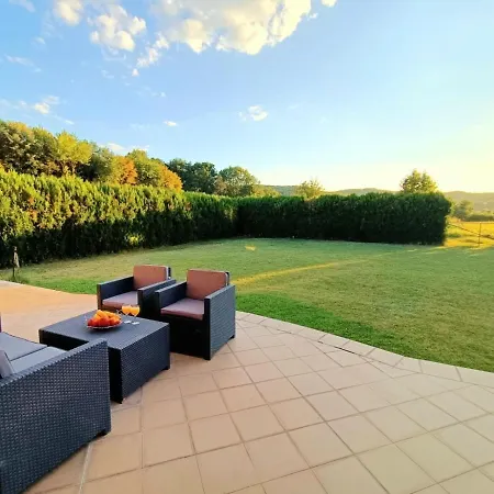 Privates Haus Mit Grossem Garten Villa Modrica