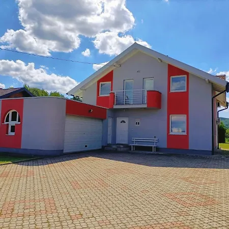 Vila Haus Mit Grossen Garten *