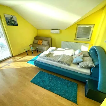 Privates Haus Mit Grossem Garten Villa *